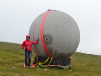 19  Cette boule marque l'emplacement du "pôle Nord magnétique" et est déplacée chaque année par les scientifiques.