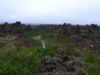 6  Dimmuborgir (châteaux noirs) : des colonnes de lave vieilles de 2000 ans se dressent jusqu'à 20m de hauteur.