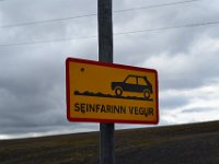 14  Route cabossée ! Et c'est peu de le dire ... Nous roulons au pas.