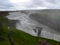 1  L'avant-dernier jour nous permet de découvrir, sous une pluie battante et continue ! le Cercle d'Or qui comprend les sites de Gullfoss, Geysir et Pingvellir - les plus touristiques. Ici Gullfoss ("chute d'Or").