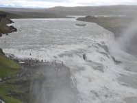 2  Gullfoss : la fille d'un paysan habitant la ferme voisine, Sigridur Tomasdottir, au début du XXème siècle, a réussi à fair stopper le projet de construction d'un barrage sur la Gullfoss, en menaçant de se jeter du haut des chutes et en se rendant à pied à Reykjavik pour défendre la préservation du site.