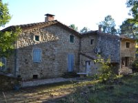 10  Nuit à la Chambre d'hôtes "Les Fourches", à Banne dans les Cévennes, dans une belle maison provençale perdue au milieu des bois.