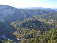 8  Plus loin dans les Gorges, le belvédère du Serre de Tourre.