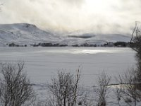 1  Au départ du Col de Guéry, le Centre Montagnard Cap Guéry propose 20km de sentiers raquettes pour explorer ce beau territoire. Au départ de sentiers, on longe le Lac de Guéry recouvert d'une fine couche de glace.
