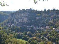 15  Vue sur la Cité médiévale de Rocamadour, sur la vallée de l'Alzou.