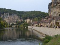 26  La Roque-Gageac, un autre village classé aux "Plus beaux villages de France", en amont sur la Dordogne.