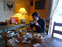 2  Un bon petit déheuner pour affronter le froid annoncé ce matin.