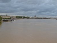 10  La Garonne depuis le Pont de Pierre.