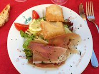 15  Les fameux Tourtons des Hautes-Alpes, beignets frits fourrés d'une purée à la base de pomme de terre et de poireaux :)