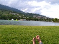 7  Les doigts de pieds en éventail, repos bien mérité au bord du plan d'eau :)