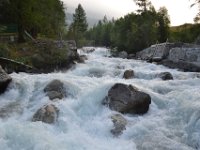 2  Traversée d'un torrent à la montée pour rejoindre l'itinéraire venant du Refuge Bertone.