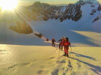 3  Paysage féérique au lever du soleil pendant que nous progressons vers le haut du Glacier.