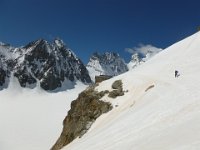 19  Arrivée au Refuge des Ecrins après "la montée de la mort", gros dénivelé pour s'élever au-dessus du glacier, à 3170 m.