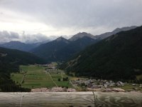 2  Au début de l'ascension de l'Izoard, vue sur Arvieux au loin, La Chalp et Brunissard.