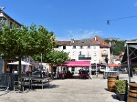 1  Préfecture des Hautes-Alpes, Gap est la plus haute préfecture de France du haut de ses 750m, entourée au nord par les montagnes du Champsaur et du Dévoluy, à l'ouest par le Pays du Buëch, à l'est par l'Embrunais et au sud par la vallée de la Durance. Ici, Place de la République. [21 juillet 2020]
