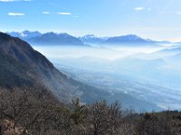 4  Point de vue au sud-est sur la vallée vers le Lac de Serre-Ponçon, avec le Pic de Morgon (2324m - cf. onglet associé) qui surplombe le lac et la branche de l'Ubaye au sud.
