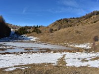 8  Montée vers le lac de Faudon, qui est tout gelé à cette période de l'année, une vraie patinoire naturelle !