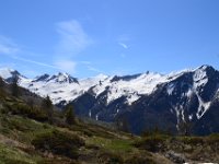 8  Chaîne enneigée côté sud : l'Aiguille, le Piolit. Derrière, le lac de Serre-Ponçon :)