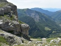 23  En arrière-plan, vue sur la Montagne de Charance (1903m).