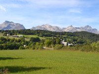 5  Vue sur le nord du Dévoluy avec à droite l'Obiou (2790m), plus haut sommet du Dévoluy.