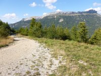2  Le beau sentier menant à Céüsette