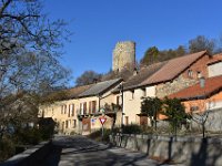 1  Début janvier, départ de La Bâtie-Vieille, à 8km à l'est de Gap pour une boucle à travers villages perchés et fortifiés.