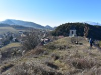 7  Montée au Serre du Clocher (974m), qui domine le village de Rambaud.
