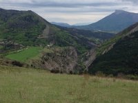1  C'est parti pour le tour du Puy de Rabou, au départ du village du même nom.