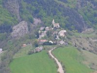 5  Vue sur le village perché sur son promontoire.