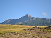 1  Les Aiguilles de Chabrières vues depuis la route bordant le Lac de Serre-Ponçon.
