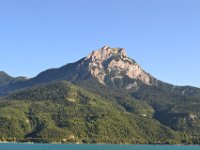 35  Vue sur le Pic de Morgon dans la lumière de l'après-midi.