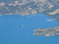 14  Vue depuis le sommet sur la Baie Saint-Michel et sur la fameuse Chapelle St-Michel, sauvée de l'enoiement de la vallée lors de l'établissement du lac artificiel en 1961.