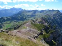25  Vue sur les crêtes depuis le sommet.