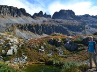 11  Arrivée à un premier petit lac, au-dessous des lacs de Pétarel.