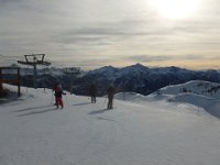 10  Lumière du matin sur les sommets. En bas dans la vallée, Briançon.