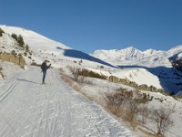 5  La piste s'enfonce jusqu'au fond de la vallée.