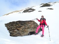 13  La Cabane des Parisiens, cachée sous 2 m de neige :) Seul le toit dépasse !