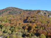 4  Direction le Mont Gerbier de Jonc. Nous traversons des paysages montagneux sublimés par les couleurs d'automne.
