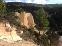 30  A Rustrel, à 30 min. à l'est de Roussillon, au Colorado des Ocres, sur le sentier faisant la grande boucle. : 30