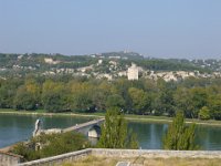 6  Le Pont-Bénezet ou Pont d'Avignon - En face l'île de Barthelasse et la Tour Philippe le Bel : 6