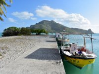 4  Maupiti est un vrai petit paradis, quel bonheur de la découvrir pour le clou de notre voyage ! Celle qui est surnommée "La petite Bora Bora" est en passe de lui voler petit à petit la vedette, du moins pour les visiteurs en quête d'authenticité et de tranquillité. Son lagon est magnifique, l'île est à taille humaine avec ses 10km de circonférence et ses 1200 habitants, on se sent comme à la maison.